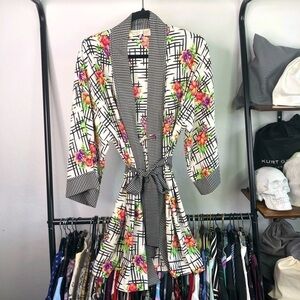𝅺vintage Victoria’s Secret Gold Label Floral Crosshatch Kimono Robe